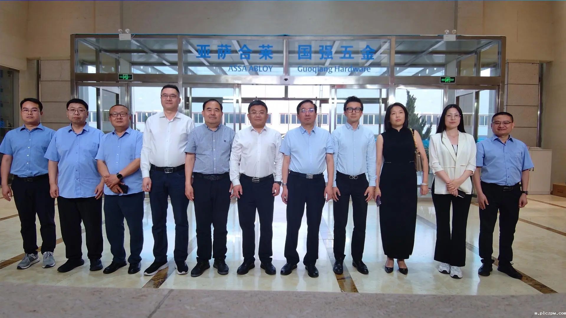 协同创新 共筑绿色未来——潘慧玲董事长及中国建筑节能协会、全联房地产商会领导参观亚萨合莱集团